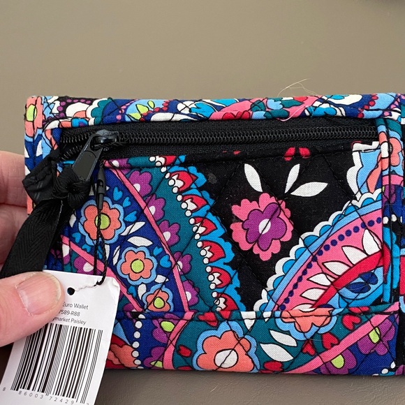 NWT VERA BRADLEY FLORAL WALLET - Picture 2 of 4